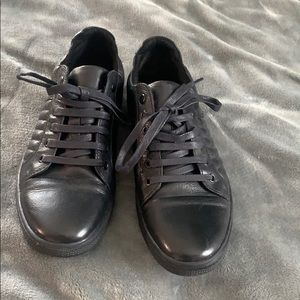 Kenneth Cole black leather sneaker!